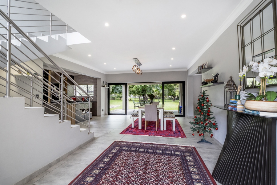 6 Bedroom Property for Sale in WestLake Country Safari Estate North West